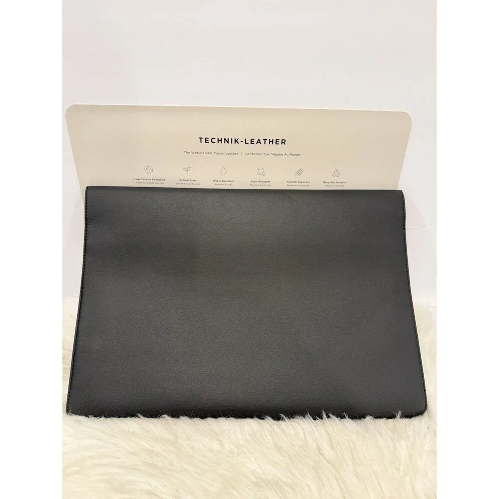 Von Holzhausen brand new